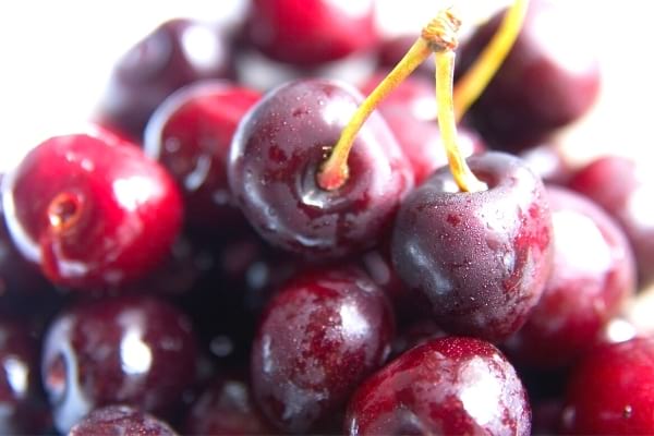 La griotte a une haute teneur en mélatonine et aide à bien dormir.