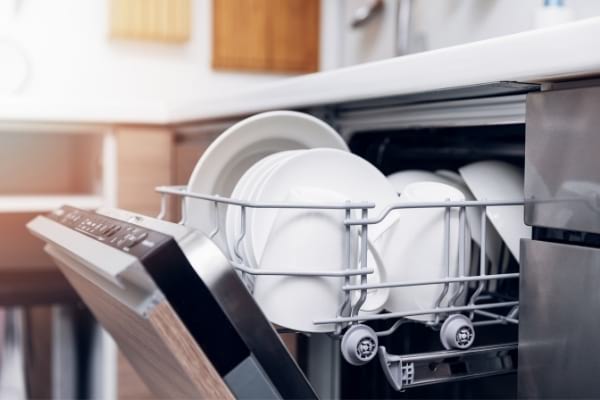 Un lave-vaisselle qui consomme beaucoup d'électricité