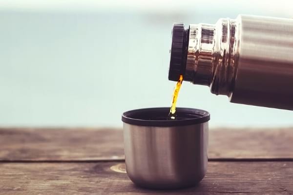 Un thermos ne devant pas être lavé au lave vaisselle