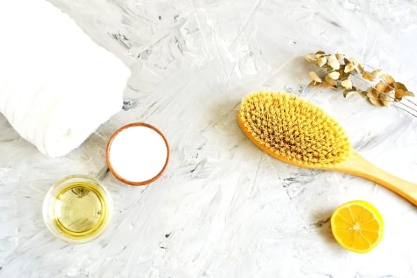 huile d'olive avec sel pour gommage