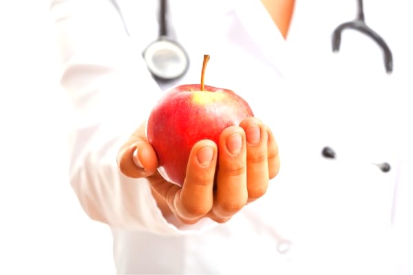 La pomme aide à protéger de certains types de cancer.