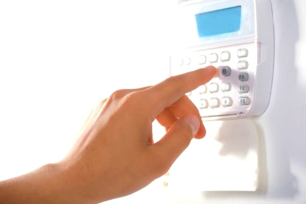 Les systèmes d'alarme sont sûrement un des meilleurs moyens de protéger votre maison contre les cambrioleurs.