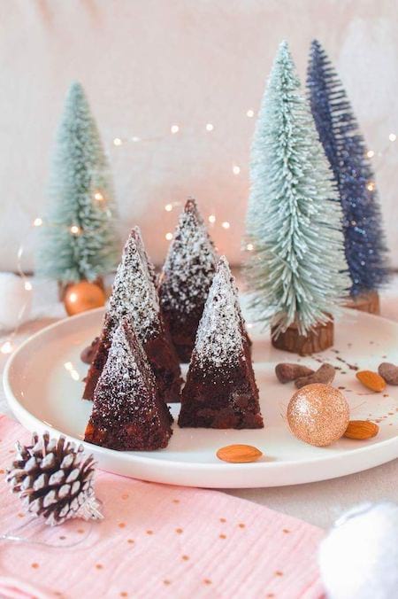 des brownies en forme de sapin de Noël