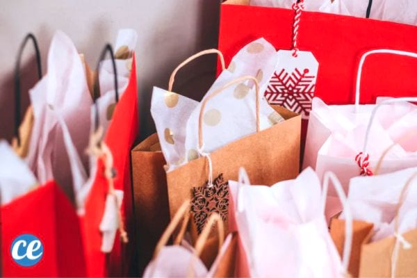 Si on s'ennuie, c'est une bonne idée de prendre de l'avance sur les cadeaux de Noël.