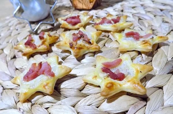 13. Mini flammekueches en forme d'étoiles pour l'apéro de Noël