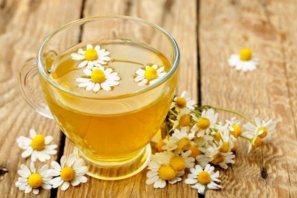 une infusion aux plantes pour soulager un nez sec
