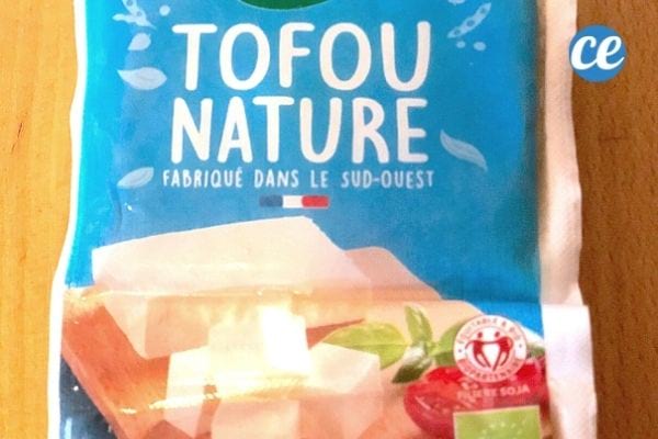 un paquet de tofu nature