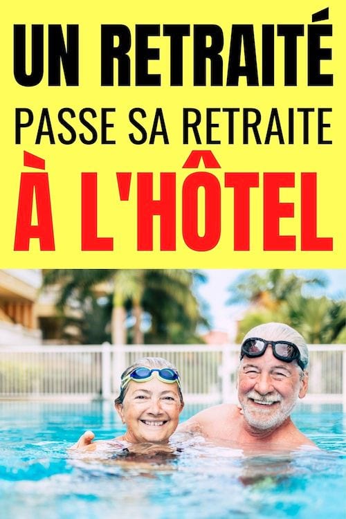 Un couple de retraités dans la piscine d'un hôtel