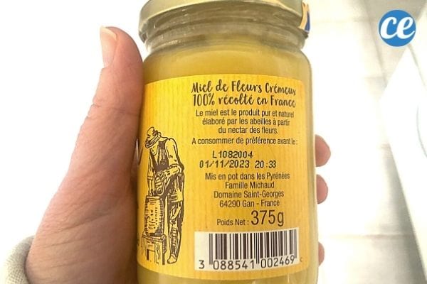 L'étiquette d'un peau de miel authentique