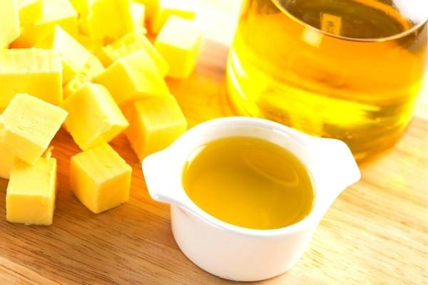 Du beurre et de l'huile comme laxatif naturel puissant pour aller aux toilettes