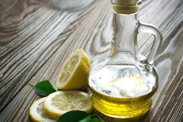 Un mélange huile d'olive et citron pour faire un puissant laxatif 