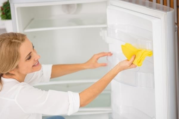nettoyer un frigo facilement