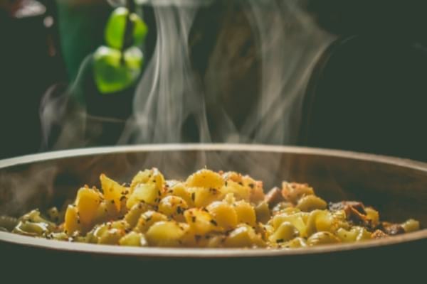 plats chaud qui fume