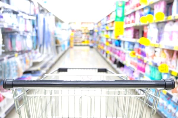 Les chefs cuisiniers font leurs courses de fruits et légumes dans un ordre spécifique. 