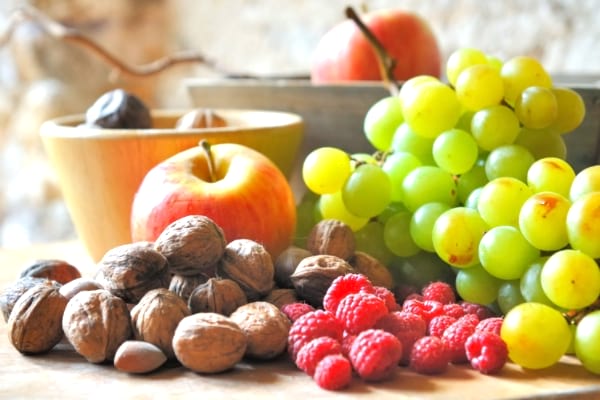 Les chefs cuisiniers achètent leurs fruits de saison et en promo.