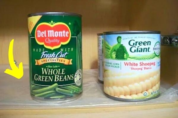 Un sachet de céréales pour protéger les étagères dans les placards