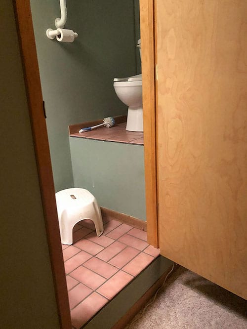 Toilette surélevée  