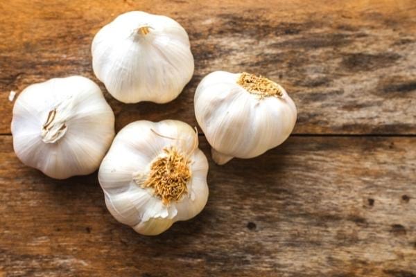 Des gousses d'ail qui provoquent des ballonnements