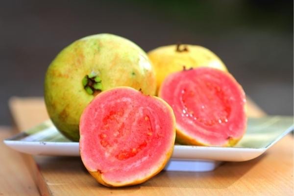 Des morceaux de goyave qui sont riches en vitamine C