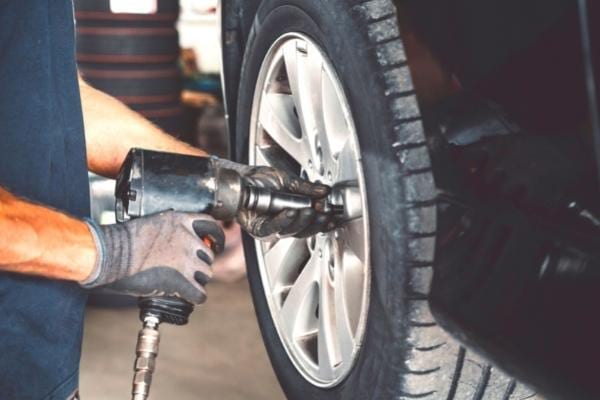 Un pneu en montage qui fait économiser du carburant