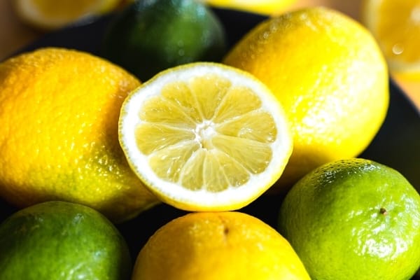 rondelle de citron avec citrons verts