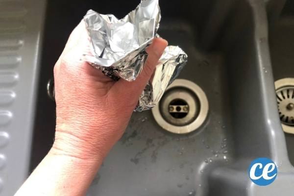 boule de papier alu avec de l'huile dedans