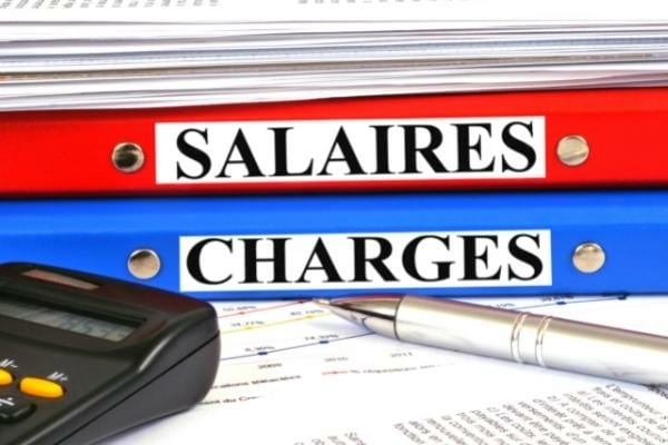 2 classeurs comptables marqués salaire et charge