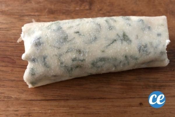 un rouleau fait maison avec une feuille de brick