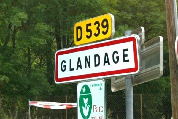 Panneau du village Glandage