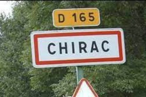 Panneau du village de Chirac