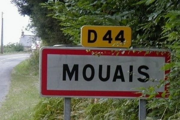 Panneau du village Mouais