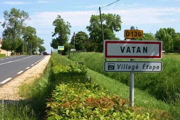Panneau du village de Vatan