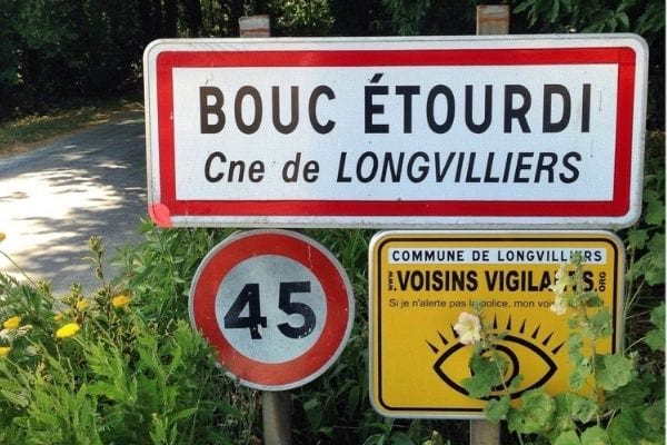 Panneau de la ville de Bouc-Etourdi