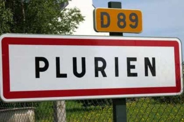 Panneau de la commune de Plurien