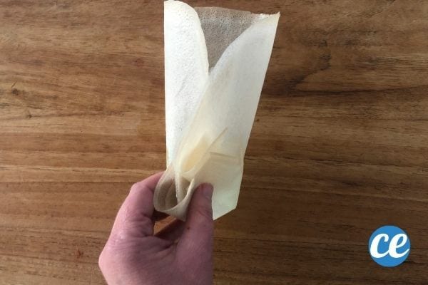 le pliage d'une feuille de brick pour faire une aumonière