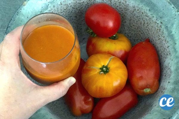 un gaspacho avec des tomates pour se désaltérer pendant la canicule