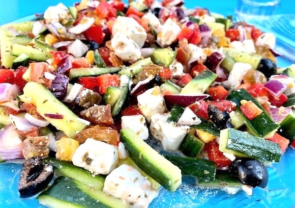 une salade grecque légère