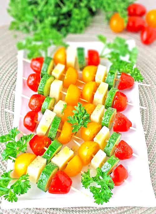 Brochettes de concombre tomate et mozzarella