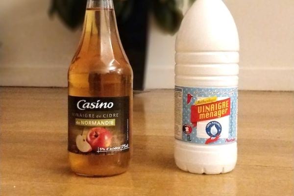 Tous les types de vinaigre aident à garder les pommes de terre cuites à l'eau bien fermes.