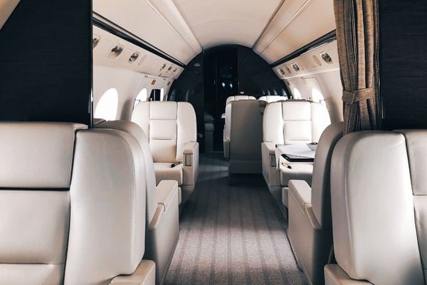 l'intérieur d'un jet privé vide