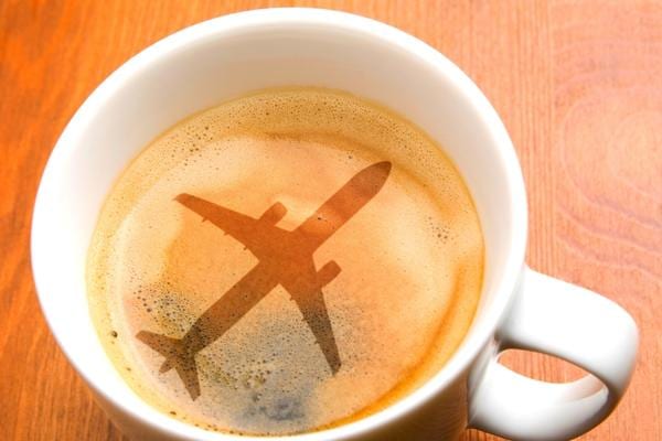 Un café bourré de produits chimiques que l'on trouve dans l'avion