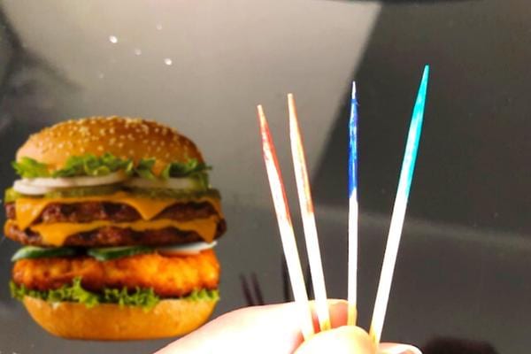 Quatre cure-dents colorés pour savoir si la cuisson est bonne