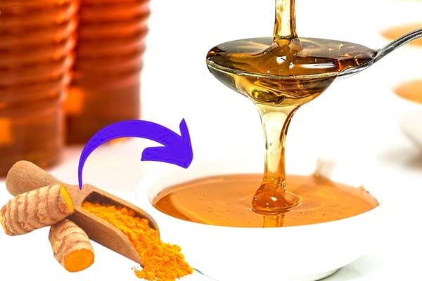Du miel et du curcuma pour soulager les douleurs articulaires 