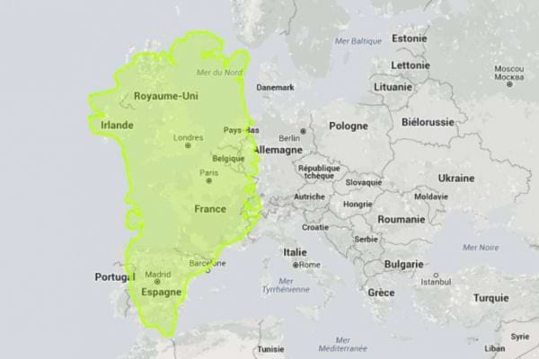 Le Groenland en jaune par rapport à l'Europe