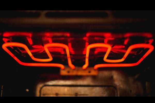 L'intérieur d'un four chaud 