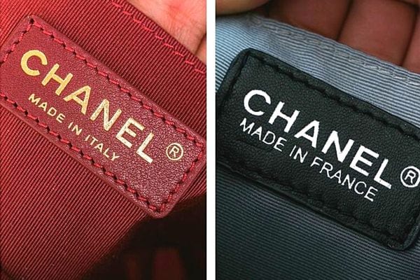 Deux logos Chanel qui sont pour un de la contrefaçon et pour l'autre l'original 