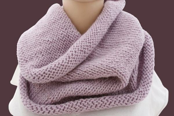 Un cache-cou pour Femme rose