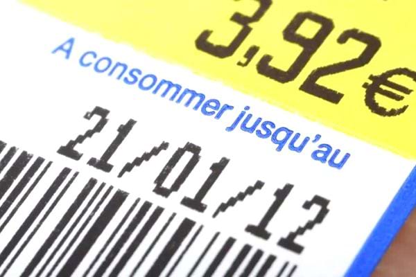 La date au dessus d'un code-barre