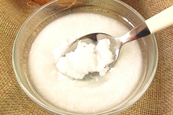 De l'huile de coco comme remède contre la perlèche