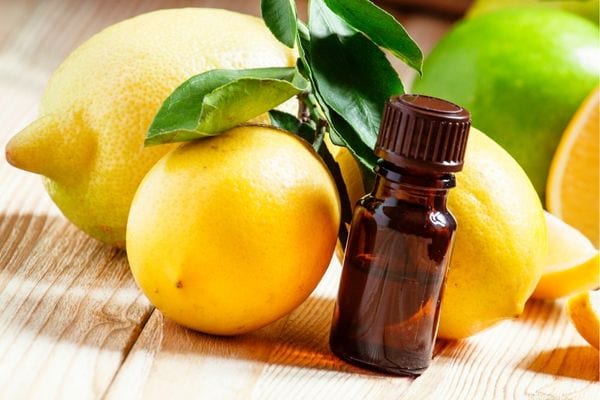 De l'huile essentielle au citron